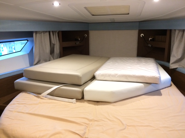 slider 15 Beneteau Gran Turismo 40